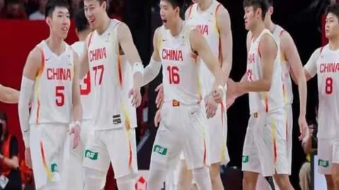 曼联传奇：拉什福德前途未定，曼联阵容亟需调整至10人以下