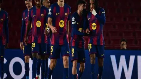 传奇《丝之歌》降阶狂欢，《空洞骑士》特价60.8元，抢购热潮启动！